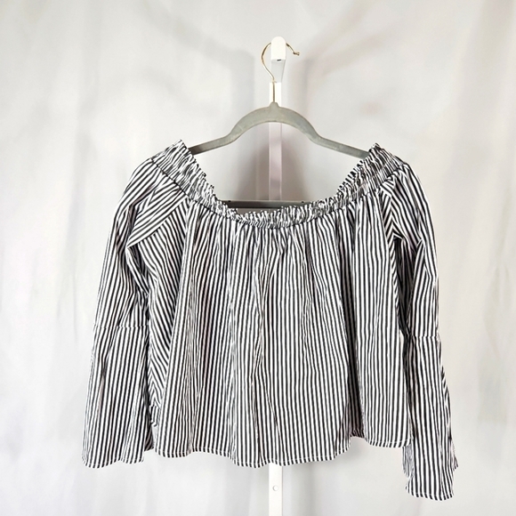Bebe Grey & White Stripe Blouse NWT - Picture 2 of 6